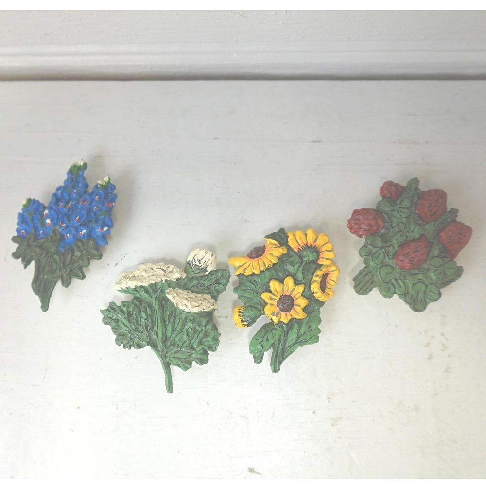 Vintage Button Covers Set of 4 Click-Its 1990 Floral Themed Various Bouquets